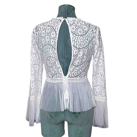 Blue B NWT Long Sleeve Lace Peplum Top Size M White Floral Sheer Cut Out Fairy - Picture 2 of 7